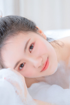 坐公交车最后一排轻一点
